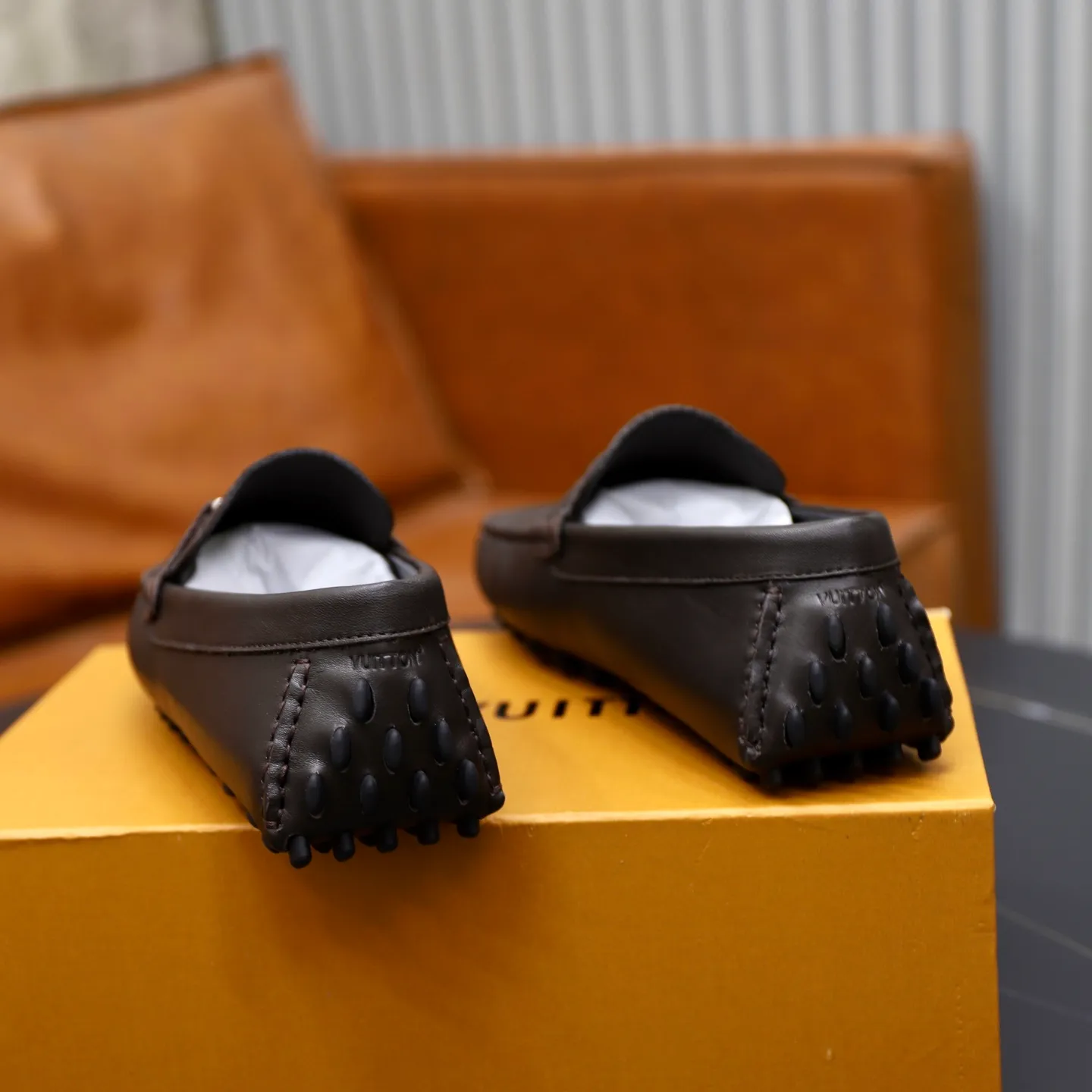 Ex-factory price: 480💰【LV】Louis Vuitton ⚠️High-end men’s driving and pedal series ⚠️38-44 (customized for 45) ⚠️All original cowhide leather! Thick and soft! Made entirely of calfskin lining! The latest non-slip beanie sole! Three-dimensional package technology! Fashionable and classic! Handicrafts! Original high quality! Feel free to compare!